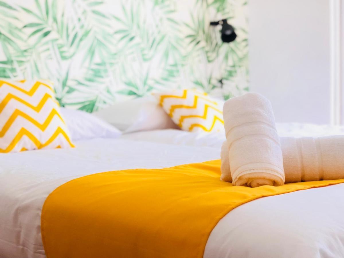 Nanit Rooms Ibiza Hostal Санта Еулалия дел Рио Екстериор снимка