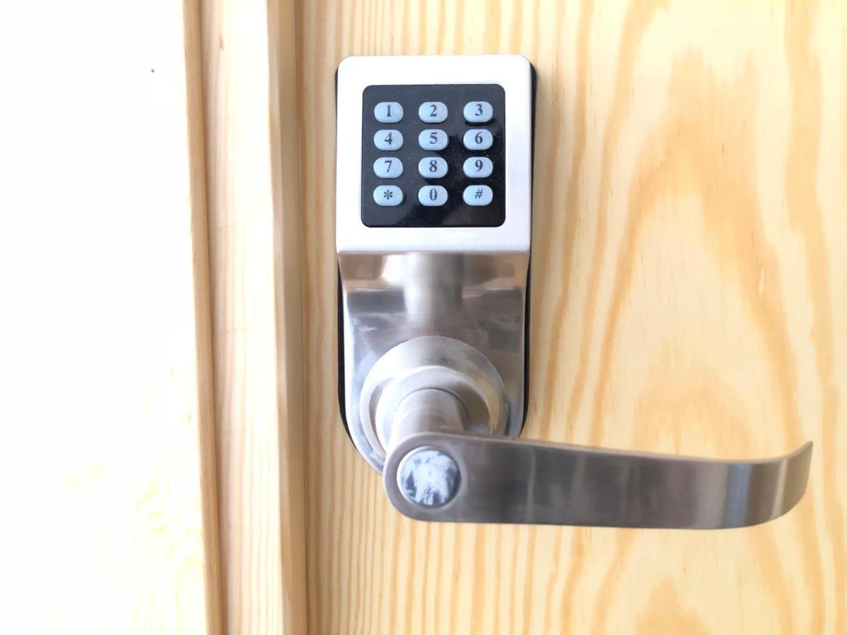 Nanit Rooms Ibiza Hostal Санта Еулалия дел Рио Екстериор снимка