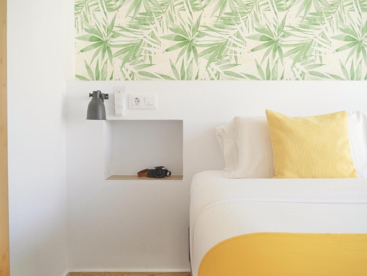 Nanit Rooms Ibiza Hostal Санта Еулалия дел Рио Екстериор снимка